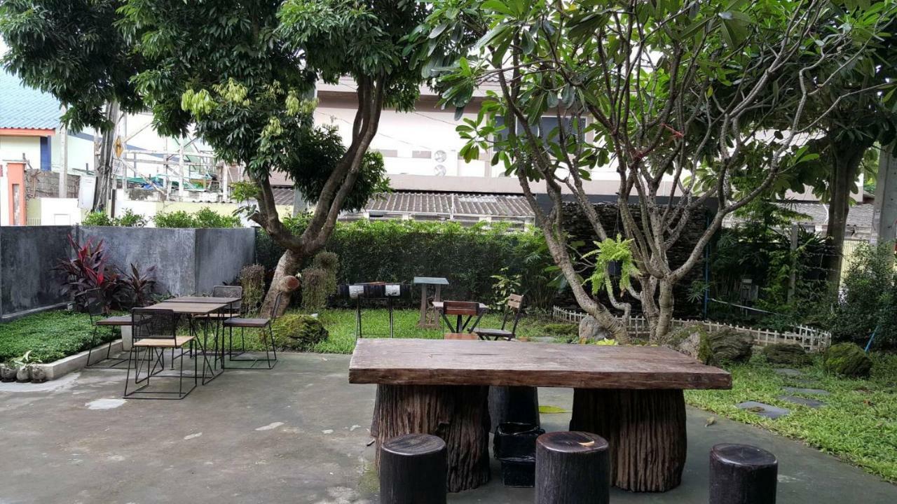 Maya Bed And Food Hostel Чиангмай Экстерьер фото