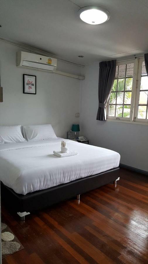 Maya Bed And Food Hostel Чиангмай Экстерьер фото